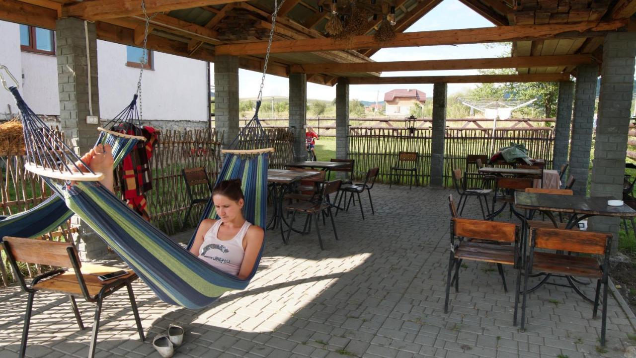 U Dvori Hotel Podgorodtsy Luaran gambar