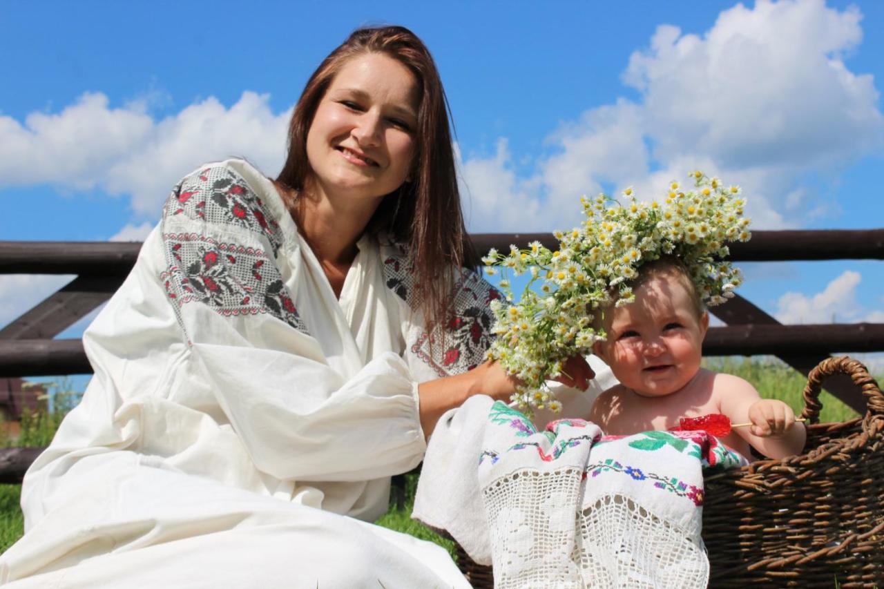 U Dvori Hotel Podgorodtsy Luaran gambar