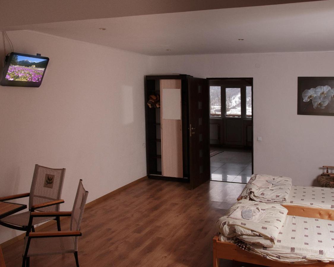 U Dvori Hotel Podgorodtsy Luaran gambar