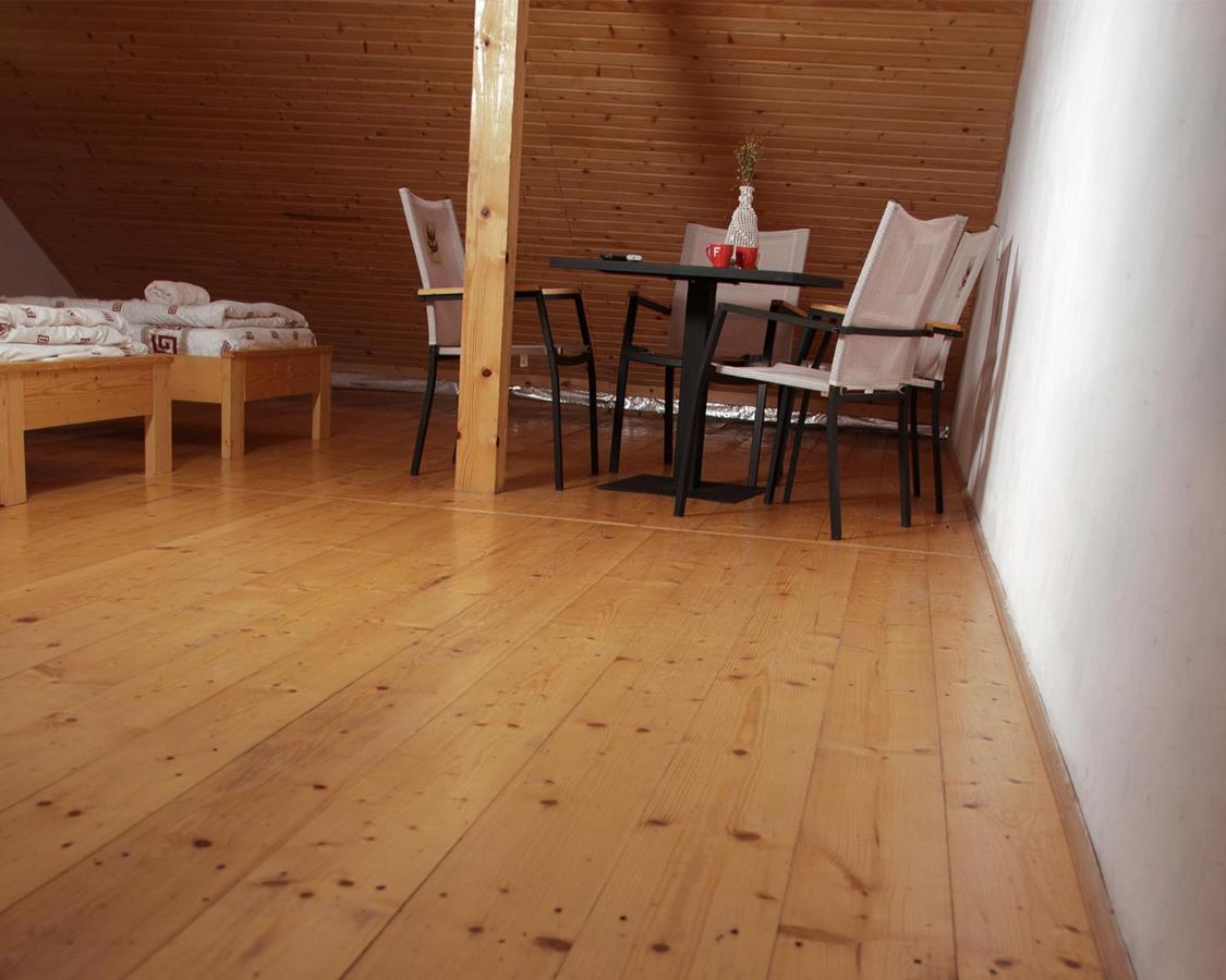 U Dvori Hotel Podgorodtsy Luaran gambar