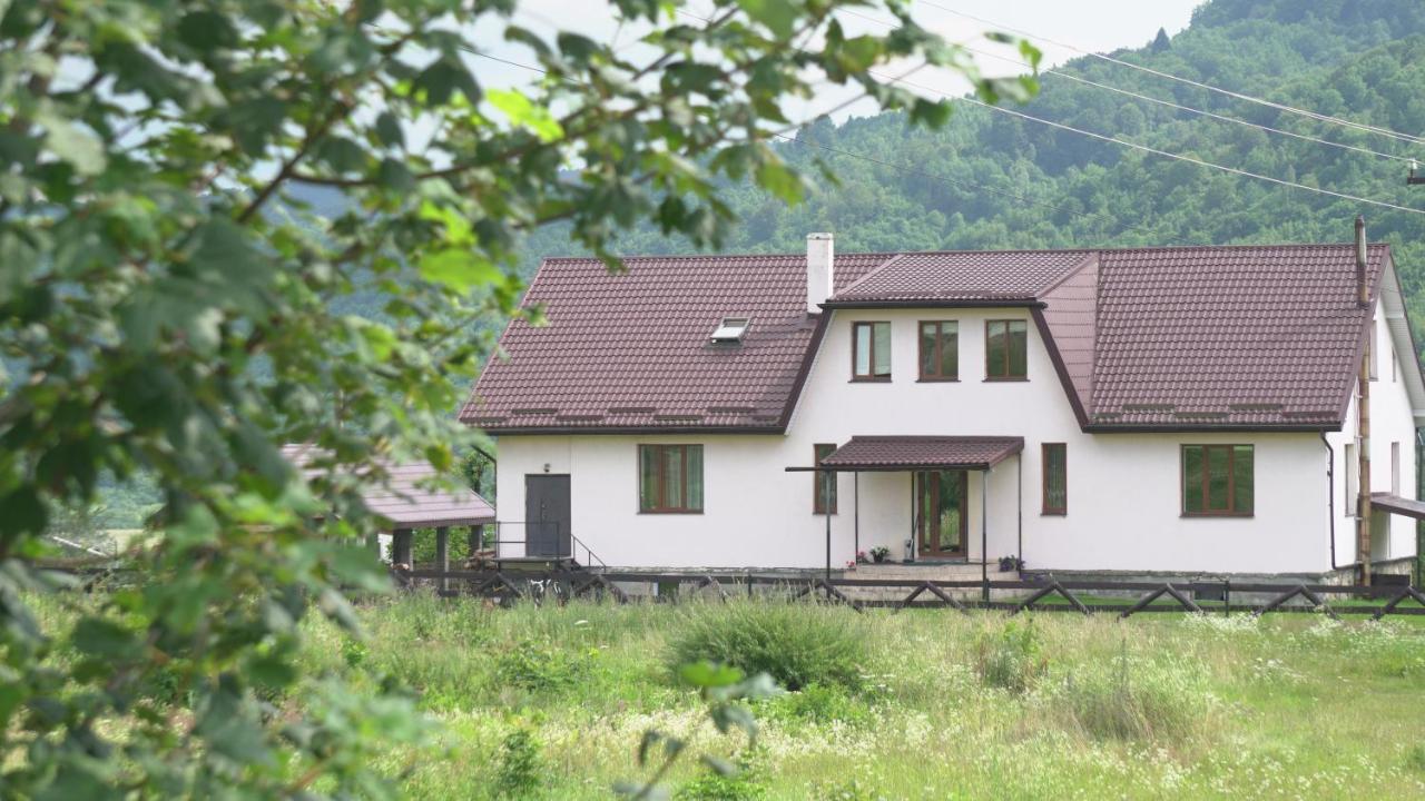 U Dvori Hotel Podgorodtsy Luaran gambar