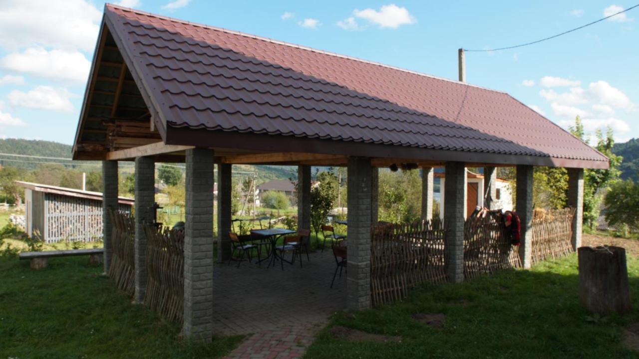 U Dvori Hotel Podgorodtsy Luaran gambar