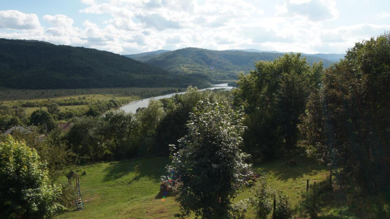 U Dvori Hotel Podgorodtsy Luaran gambar