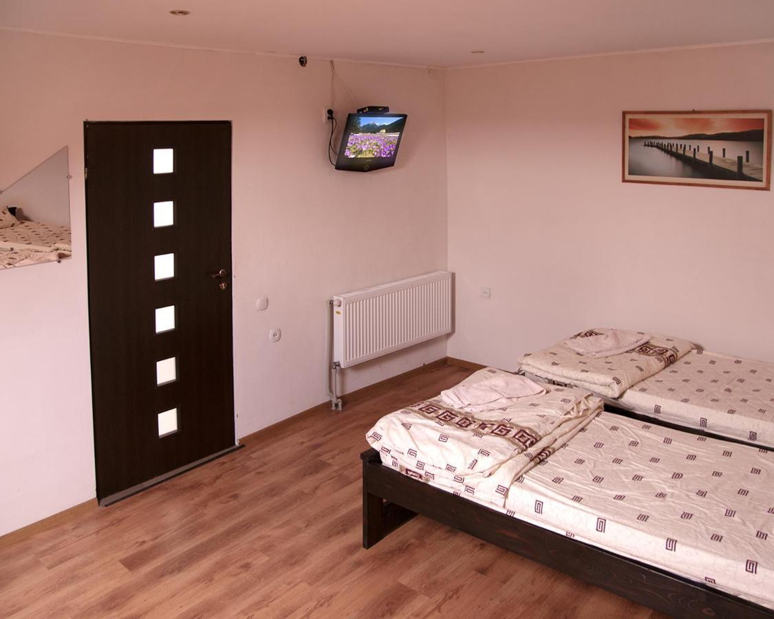 U Dvori Hotel Podgorodtsy Luaran gambar