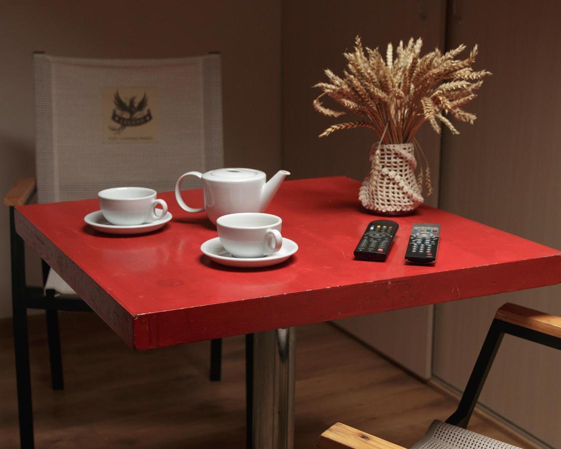 U Dvori Hotel Podgorodtsy Luaran gambar